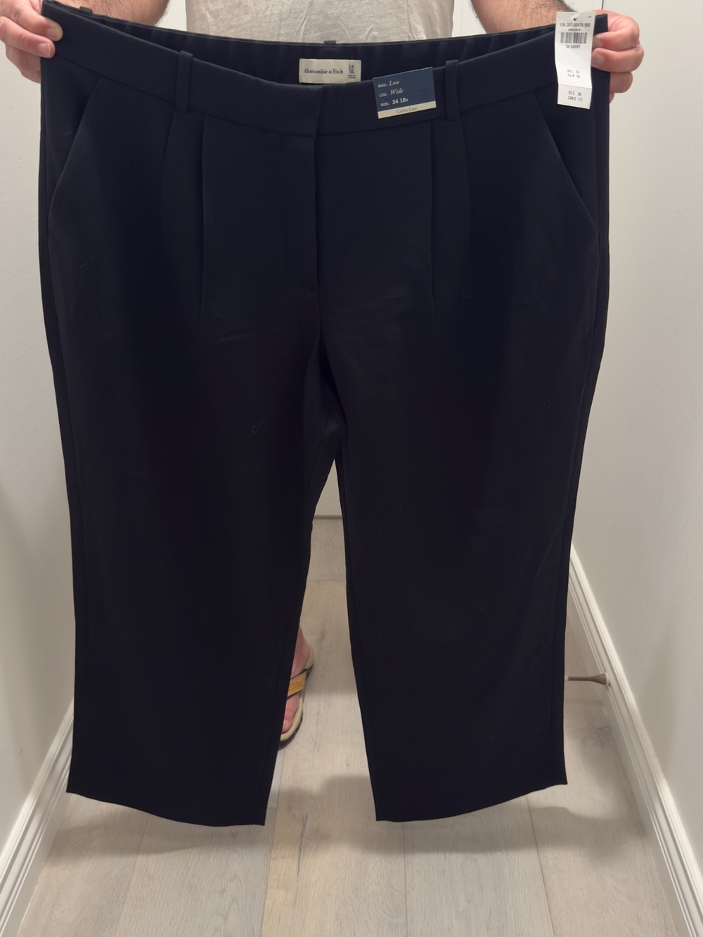 Abercrombie & Fitch Black Cropped Trousers